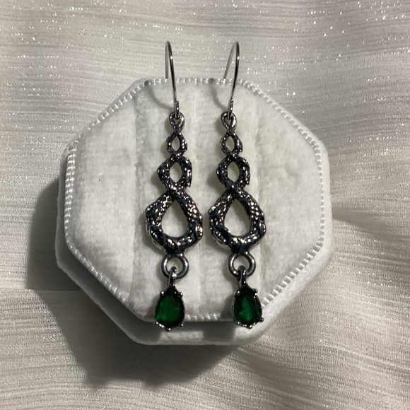 💋Antique Silver Twisted Etched Hook Drop Earrings - Picture 10 of 16